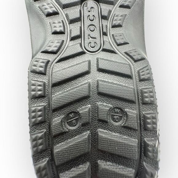 NWOT Black lined classic Crocs Mens Size 8 womens size 10 - Picture 9 of 9